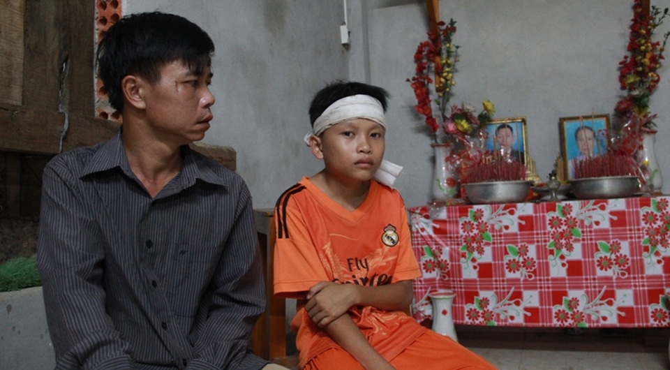 
Em Chiến được người chú họ đưa về nuôi nấng để tiện cho việc học
