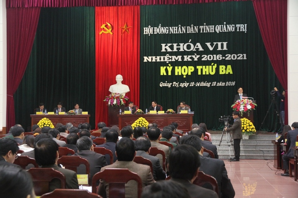 Việc tăng phí cũng được đưa ra thảo luận tại kỳ họp thứ 3, HĐNĐ tỉnh Quảng Trị khóa VII