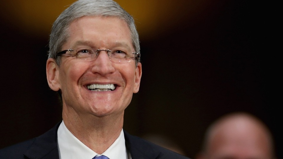 CEO Tim Cook kiếm được 373 triệu USD sau 5 năm ngồi trên "ghế nóng" - 1 CEO Tim Cook kiếm được 373 triệu USD sau 5 năm ngồi trên "ghế nóng" - 1