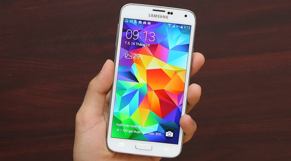 Nhìn lại lịch sử những chiếc điện thoại chống nước cho tới nay - 11 Samsung Galaxy S5