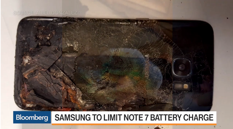 Vụ Galaxy Note7 phát nổ cho thấy hiểm họa từ việc thiết kế "pin trâu" - 1 Vụ Galaxy Note7 phát nổ cho thấy hiểm họa từ việc thiết kế "pin trâu" - 1