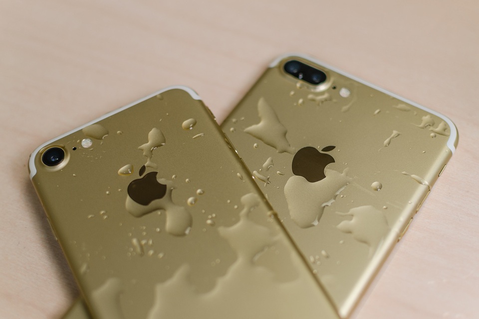 GfK đưa ra báo cáo kém lạc quan về doanh số của iPhone 7/ 7 Plus - 1
Bộ đôi iPhone 7 và 7 Plus mới của Apple có doanh số thấp hơn dự báo.
