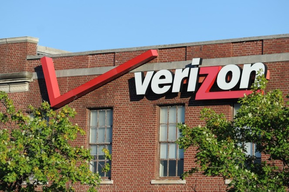 Verizon đòi bớt 1 tỷ USD tiền mua lại Yahoo sau những cáo buộc gần đây - 1 Verizon đòi bớt 1 tỷ USD tiền mua lại Yahoo sau những cáo buộc gần đây - 1