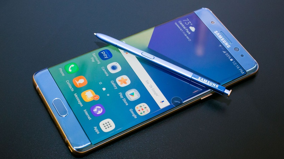 Google và Apple "thắng đậm" sau khủng hoảng của Samsung? - 1 Google và Apple "thắng đậm" sau khủng hoảng của Samsung? - 1