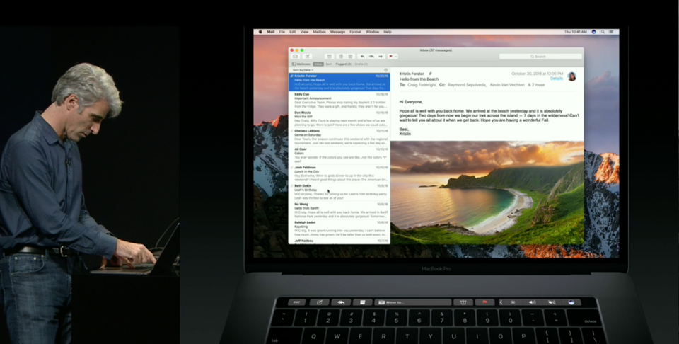 Apple ra mắt MacBook Pro 2016 với thiết kế mới cùng Touch Bar "siêu năng lực" - 6 Apple ra mắt MacBook Pro 2016 với thiết kế mới cùng Touch Bar "siêu năng lực" - 6