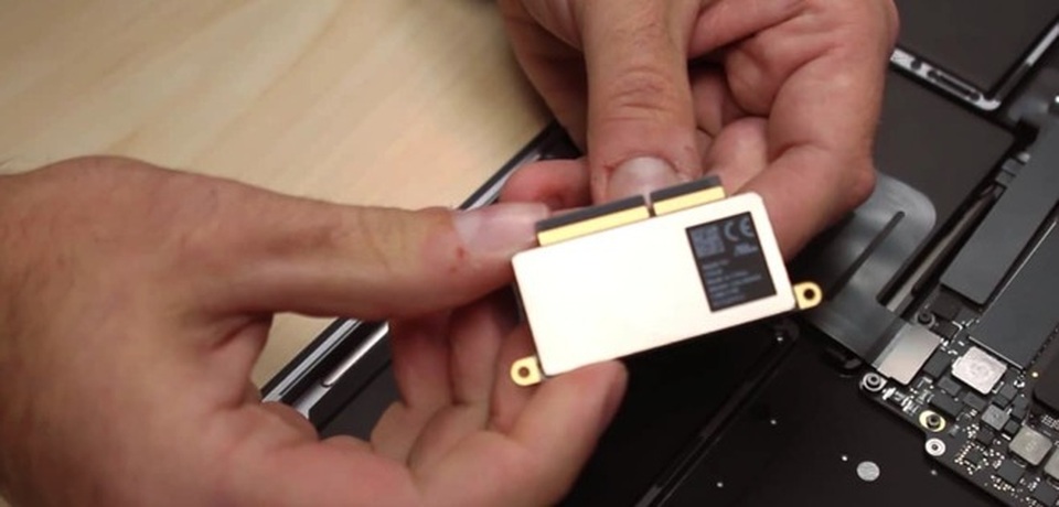 Ổ cứng SSD trên MacBook Pro có tốc độ nhanh nhất thế giới - 1 Ổ cứng SSD trên MacBook Pro có tốc độ nhanh nhất thế giới - 1