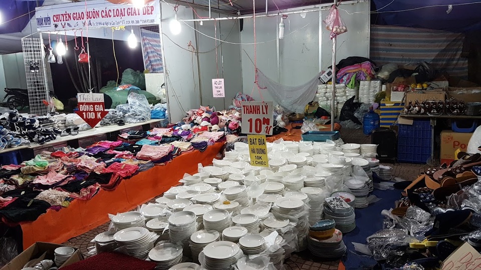 Chuyển lạnh, quần áo rét giá rẻ thu hút người tiêu dùng Hà Nội - 10 Chuyển lạnh, quần áo rét giá rẻ thu hút người tiêu dùng Hà Nội - 10