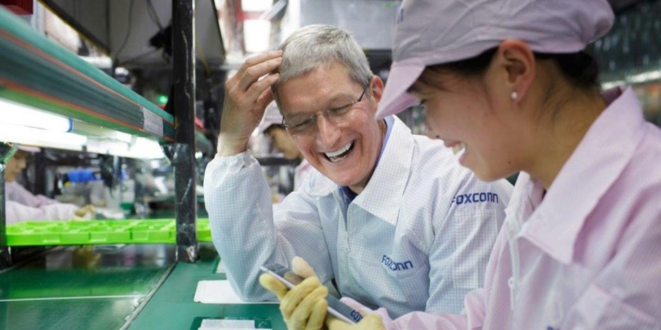 Đề phòng ông Trump bắt sản xuất iPhone tại Mỹ, Apple ráo riết tìm lối thoát - 1 Đề phòng ông Trump bắt sản xuất iPhone tại Mỹ, Apple ráo riết tìm lối thoát - 1
