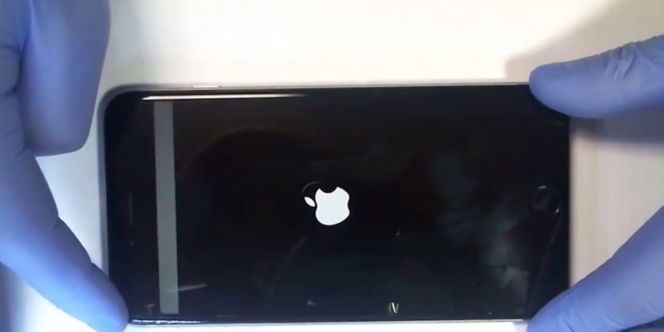 Apple không thừa nhận lỗi thiết kế khiến iPhone 6 và 6 Plus bị liệt cảm ứng - 1 Apple không thừa nhận lỗi thiết kế khiến iPhone 6 và 6 Plus bị liệt cảm ứng - 1
