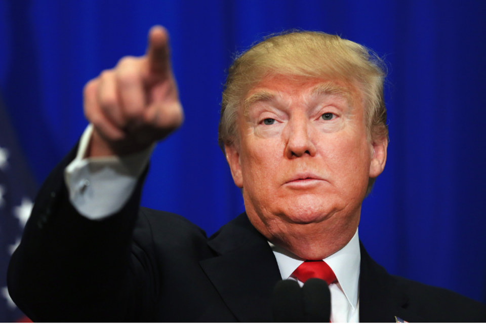 Đề phòng ông Trump bắt sản xuất iPhone tại Mỹ, Apple ráo riết tìm lối thoát - 2 Ông Trump từng có nhiều phát biểu không có lợi dành cho Apple trong chiến dịch tranh cử tổng thống
