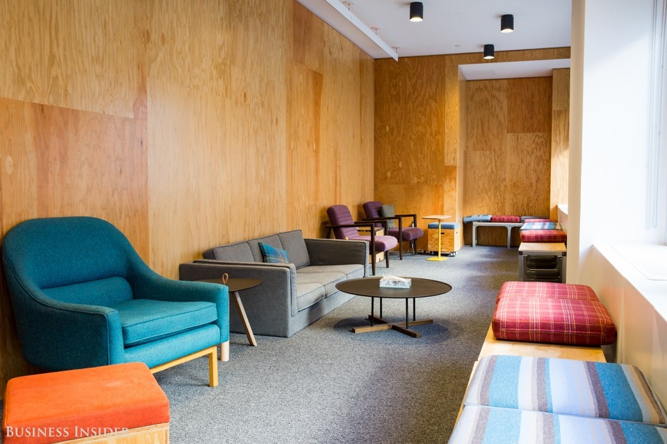 Tại đây, chúng ta có thể dễ dàng bắt gặp những không gian được bố trí đơn giản, nhưng đầy màu sắc và tràn đầy hứng khởi.