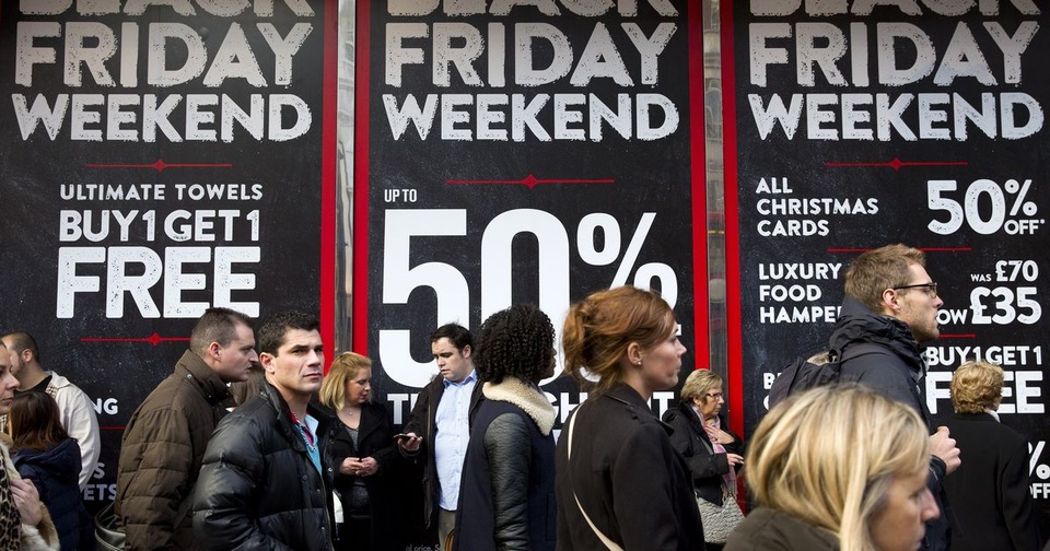 Nhiều món đồ xa xỉ đồng loạt giảm giá trong "ngày lễ mua sắm" Black Friday - 1 Nhiều món đồ xa xỉ đồng loạt giảm giá trong "ngày lễ mua sắm" Black Friday - 1