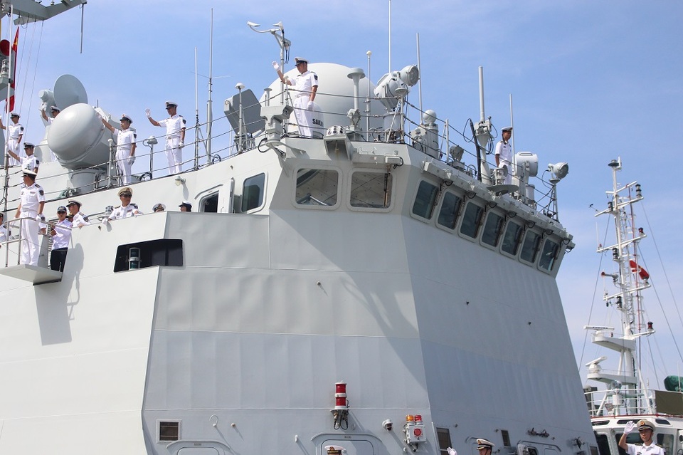 3 tàu Hải quân Trung Quốc thăm Cảng quốc tế Cam Ranh - 6