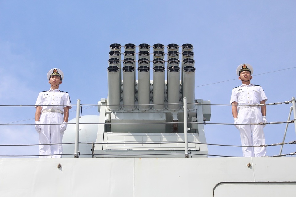 3 tàu Hải quân Trung Quốc thăm Cảng quốc tế Cam Ranh - 4