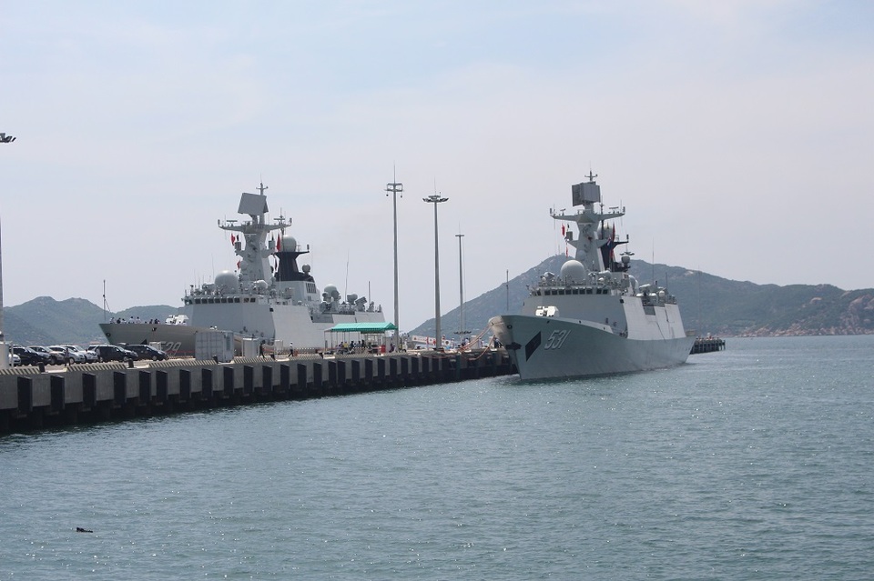 3 tàu Hải quân Trung Quốc thăm Cảng quốc tế Cam Ranh - 8