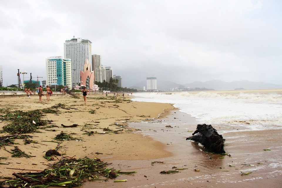 Du khách phải đi dạo ở những nơi cao, ít có rác