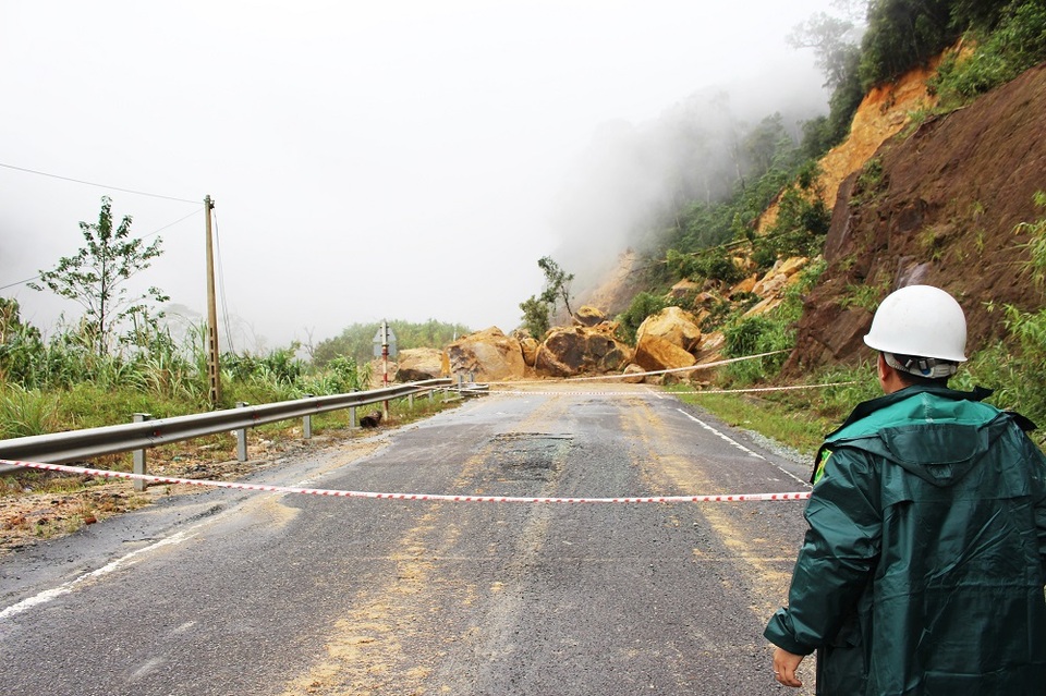 Theo một lãnh đạo đơn vị bảo trì, khắc phục tuyến đường, sau khi thông kỹ thuật, đường Nha Trang - Đà Lạt sẽ được Cục QLĐB III (Tổng cục Đường bộ VN) thẩm định, kiểm tra mức độ an toàn cho người và phương tiện tham gia giao thông. Hiện nay công nhân đang nỗ lực khắc phục sạt lở tại Km56+190 và Km58+800 để tuyến đèo này sớm được thông kỹ thuật.