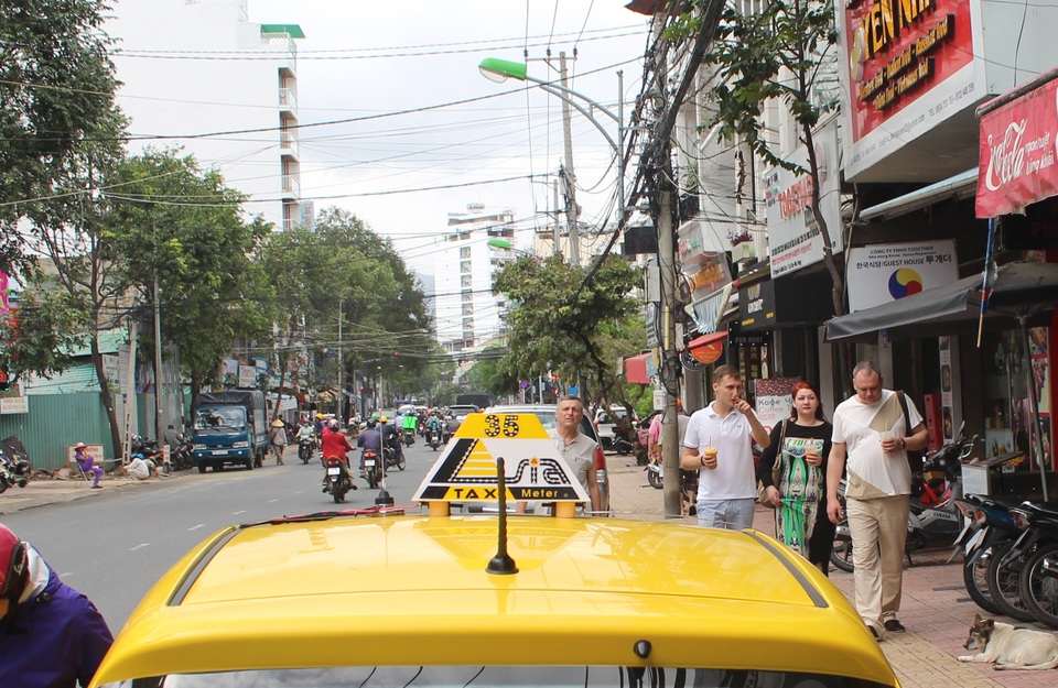 Nha Trang: Khách Nga nhộn nhịp sau thời gian dài “lao dốc” - 1