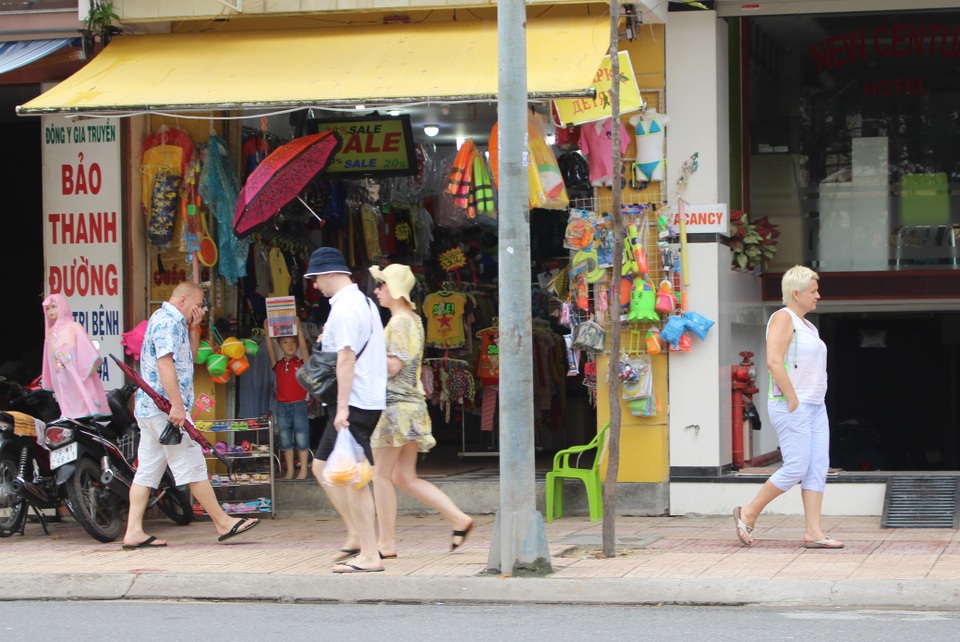 Nha Trang: Khách Nga nhộn nhịp sau thời gian dài “lao dốc” - 6