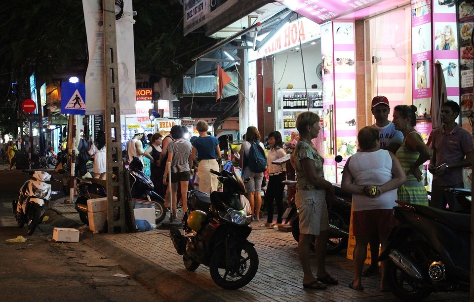 Thời điểm này, mỗi ngày có cả ngàn du khách Nga đang lưu trú ở Nha Trang