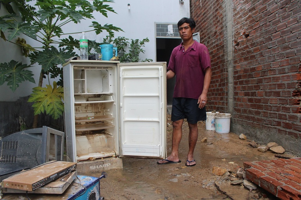 Nhiều hộ dân ở khu vực này mất trắng tài sản sau khi kênh bị vỡ