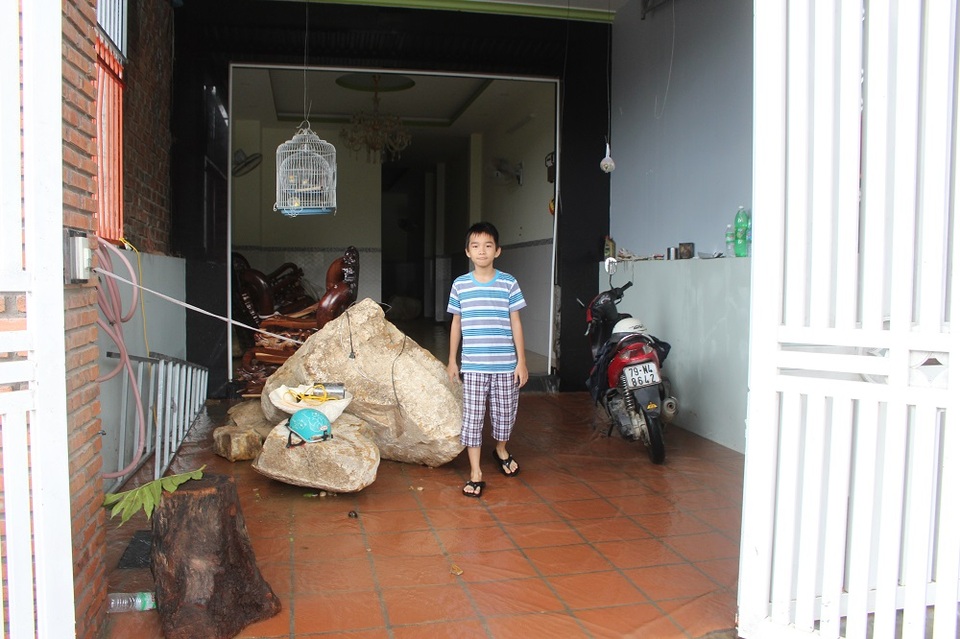 Dân đòi giám định con kênh bị vỡ gây lũ quét kinh hoàng - 1