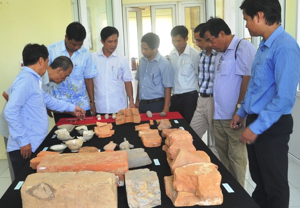 Phát hiện nhiều hiện vật tại di tích Hào thành phía Bắc - Thành Nhà Hồ - 4 Một số hiện vật khai quật tại Hào thành