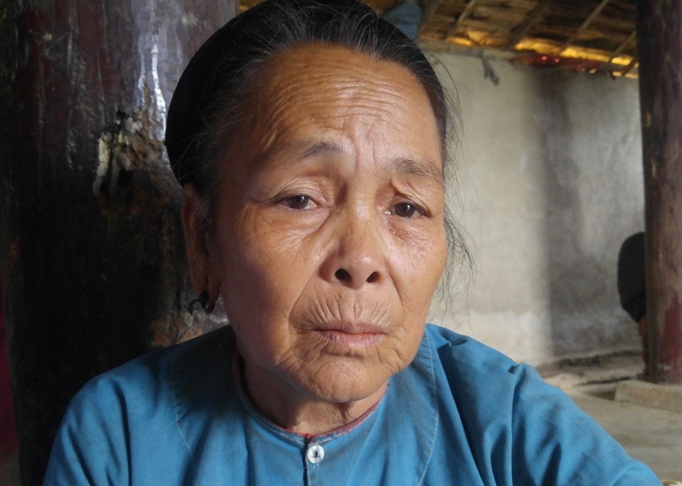 Hai vợ chồng chết thương tâm để lại 4 đứa con bơ vơ trong khốn khó - 1 Bà Lương Thị Gió mất một lúc hai người con