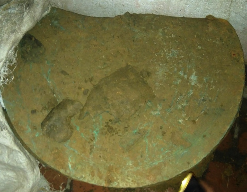 Mặt trên của trống đồng