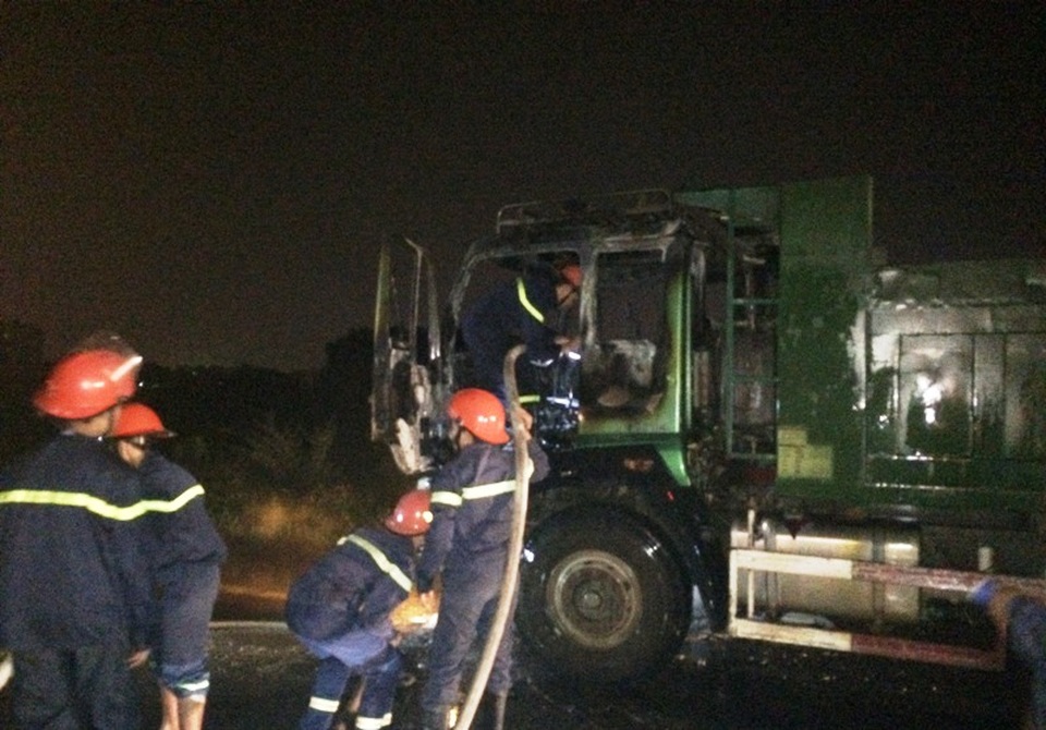 Chiếc xe hư hỏng nặng sau vụ hỏa hoạn