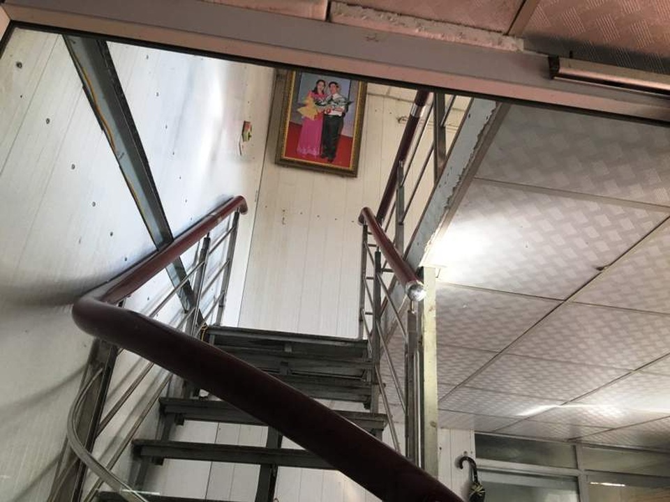 
Đối tượng đưa bé gái lên tầng 3 để đe dọa cướp tài sản nhưng bất thành
