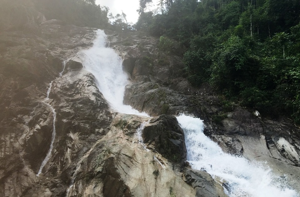 Dòng thác hùng vĩ và ngôi làng nên thơ nơi miền Tây xứ Thanh - 1 Thác Ma Hao tọa lạc ở độ cao trên 1.200m so với mực nước biển