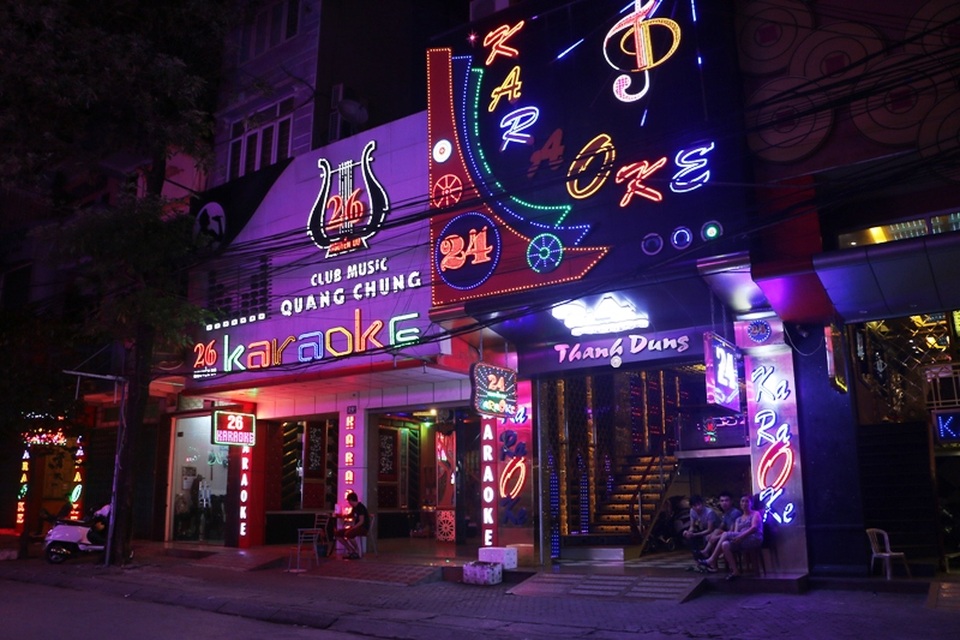 
Trên địa bàn thành phố Thanh Hóa có rất nhiều quán karaoke
