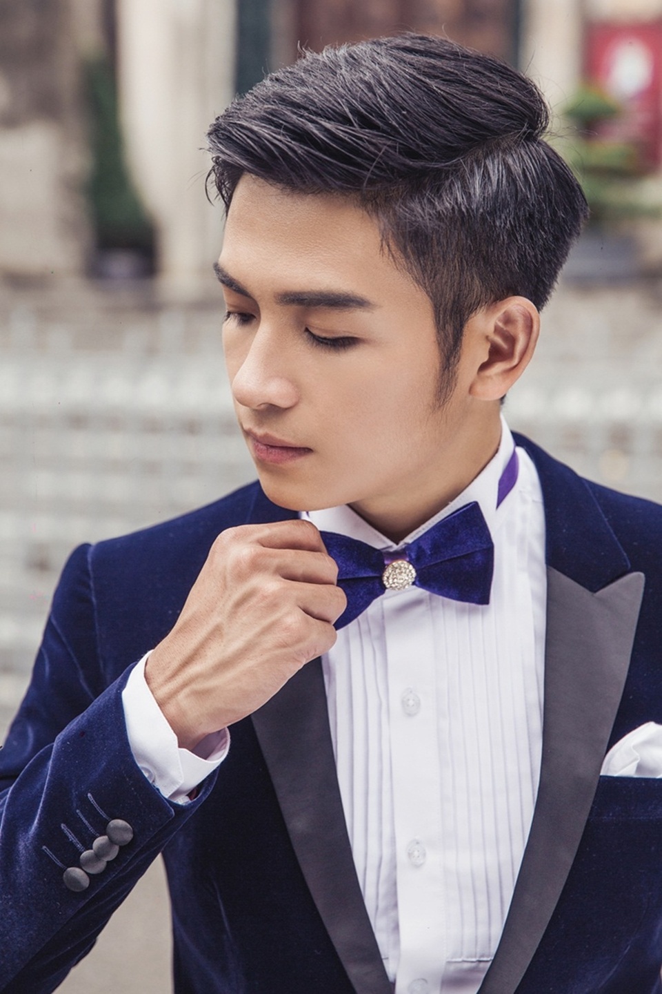 “Soái ca phát thanh viên” lãng mạn, ngọt ngào dạo phố Hà Nội - 6 “Soái ca phát thanh viên” lãng mạn, ngọt ngào dạo phố Hà Nội - 6