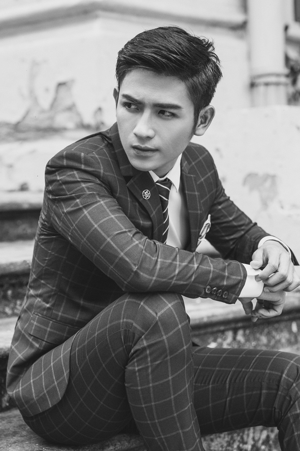 “Soái ca phát thanh viên” lãng mạn, ngọt ngào dạo phố Hà Nội - 11 “Soái ca phát thanh viên” lãng mạn, ngọt ngào dạo phố Hà Nội - 11