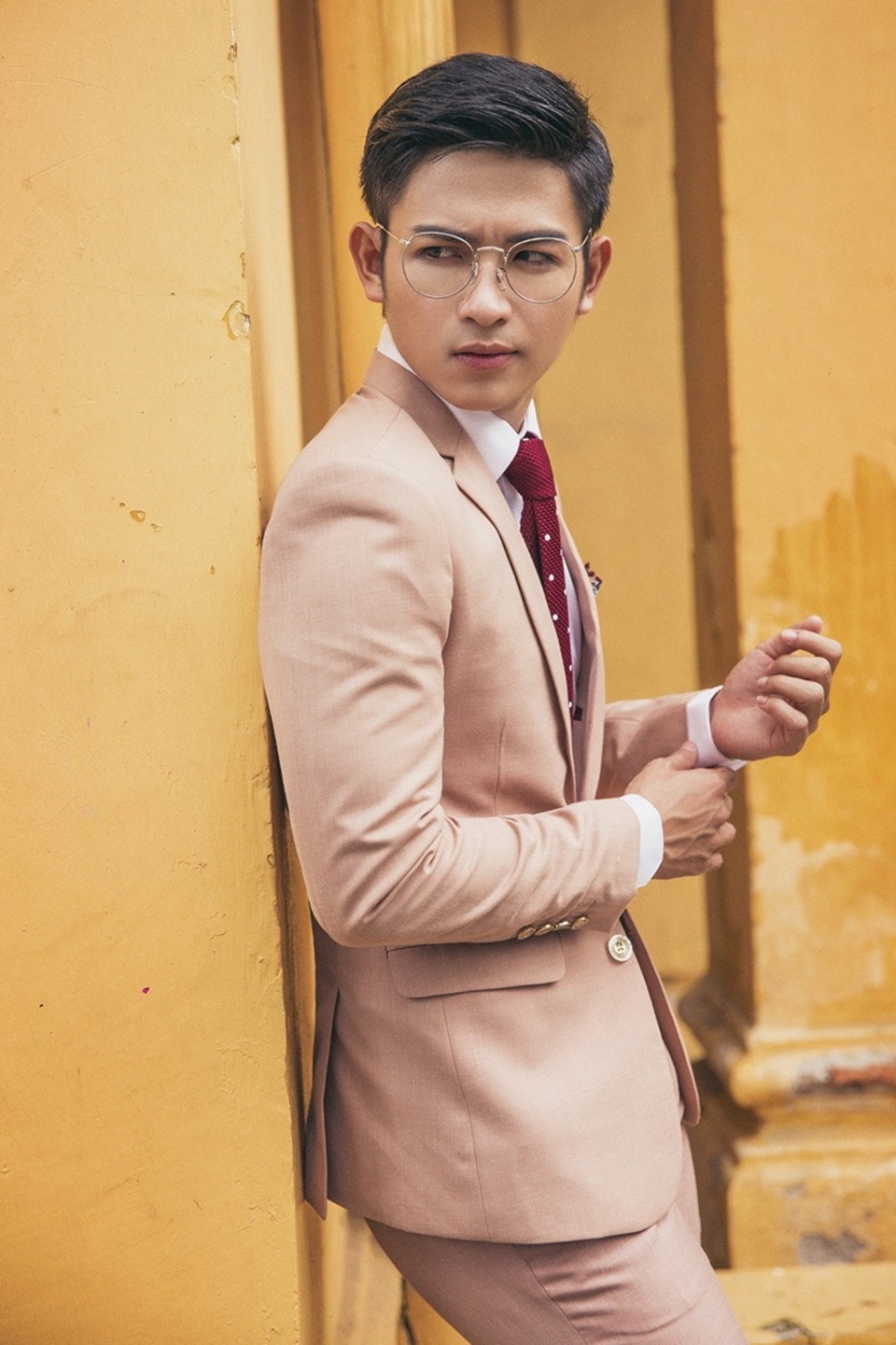 “Soái ca phát thanh viên” lãng mạn, ngọt ngào dạo phố Hà Nội - 10 “Soái ca phát thanh viên” lãng mạn, ngọt ngào dạo phố Hà Nội - 10