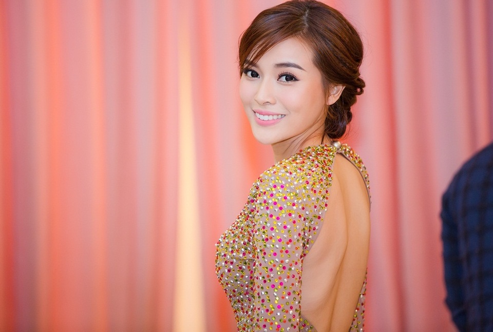 Cô tâm sự, mình sẽ tiếp tục cống hiến để không phụ lòng mong mỏi của khán giả.