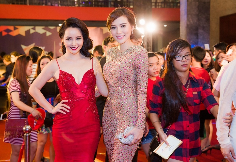 Theo nhìn nhận của Hà, chị Nhã Phương hay Mai Thu Huyền đều xứng đáng nhận giải và tôn vinh vì cả hai có tài năng và quá trình phấn đấu không ngừng nghỉ. Hà sẽ tiếp tục học hỏi với quyết tâm một ngày tên mình được xướng tên là người chiến thắng , cô nói.