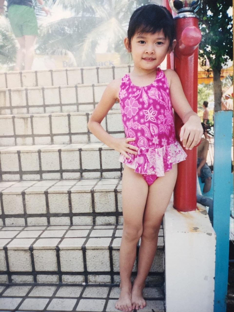 Đặc biệt, dễ dàng nhận thấy vóc dáng của Thùy Dung luôn thanh mảnh từ đó đến nay.