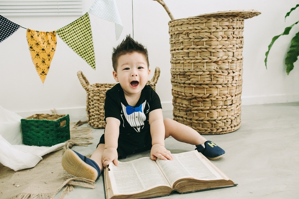 Nhật Kim Anh khoe “quý tử” sắp tròn một tuổi - 11 Nhật Kim Anh khoe “quý tử” sắp tròn một tuổi - 11