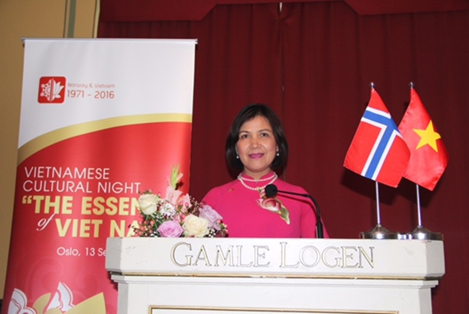 Đại sứ Lê Thị Tuyết Mai phát biểu.