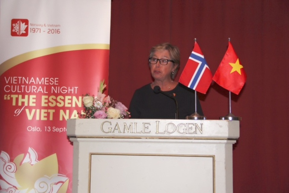 Quốc vụ khanh Bộ Ngoại giao Na Uy bà Tone Skogen.