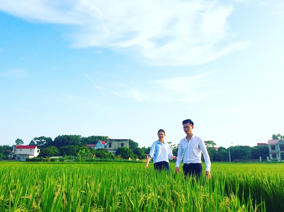 Người đẹp gốc Hà thành thích thú tận hưởng không khí trong lành của miền trung du và miền núi Bắc bộ.