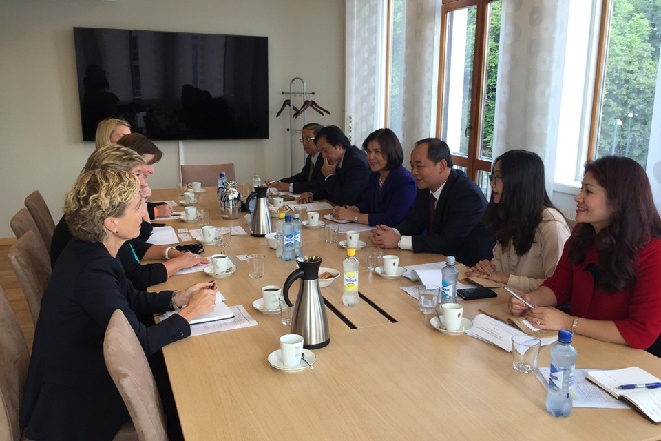 Hai bên điểm lại những hoạt động hợp tác và giao lưu văn hoá giữa hai nước trong thời gian qua.