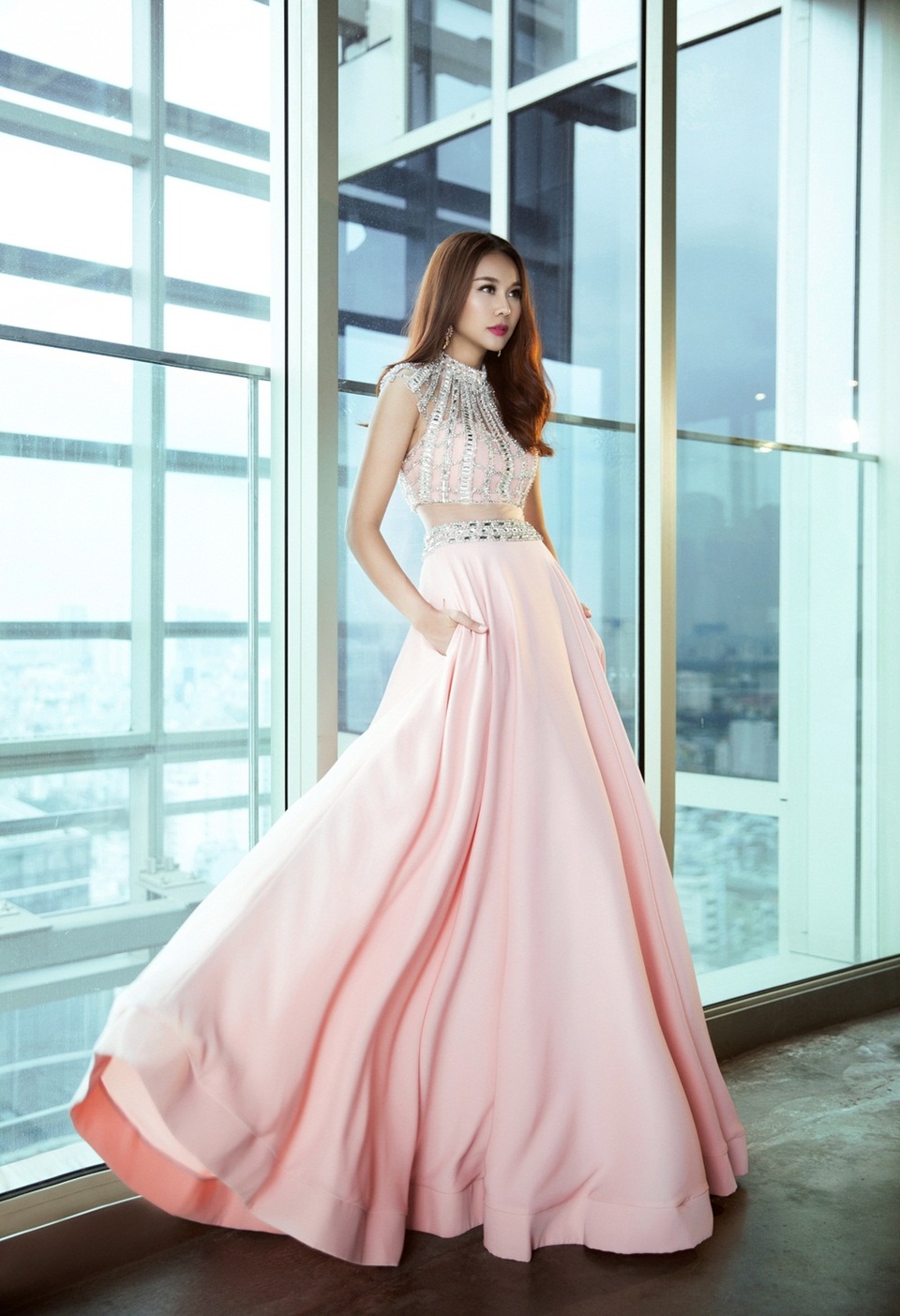 
Vóc dáng yêu kiều của Thanh Hằng
