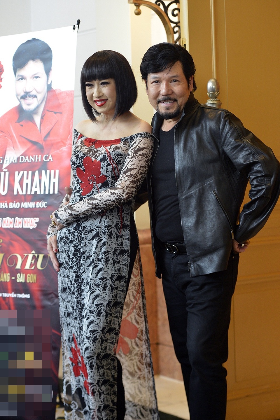 “Nhìn Ý Lan mong manh như một cành lan, nhưng đụng vào thử xem là biết ngay”, nữ danh ca hài hước nói.