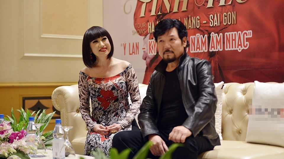 Tình yêu thứ 2 là tình yêu của khán thính giả, Ý Lan trân quý lắm. Rồi tôi tự tìm câu trả lời cho nguyên nhân căn bệnh của mình. Đời sống của một người nghệ sĩ, thức khuya, ăn uống thất thường, stress,… có lẽ là nguyên nhân chính khiến tôi đổ bệnh.