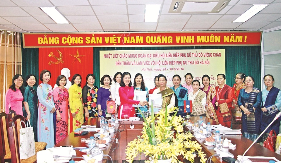 Chiếc áo dài đã trở thành trang phục thường xuyên của cán bộ Hội Liên hiệp Phụ nữ Hà Nội mỗi khi tham gia các hoạt động, các sự kiện quan trọng.