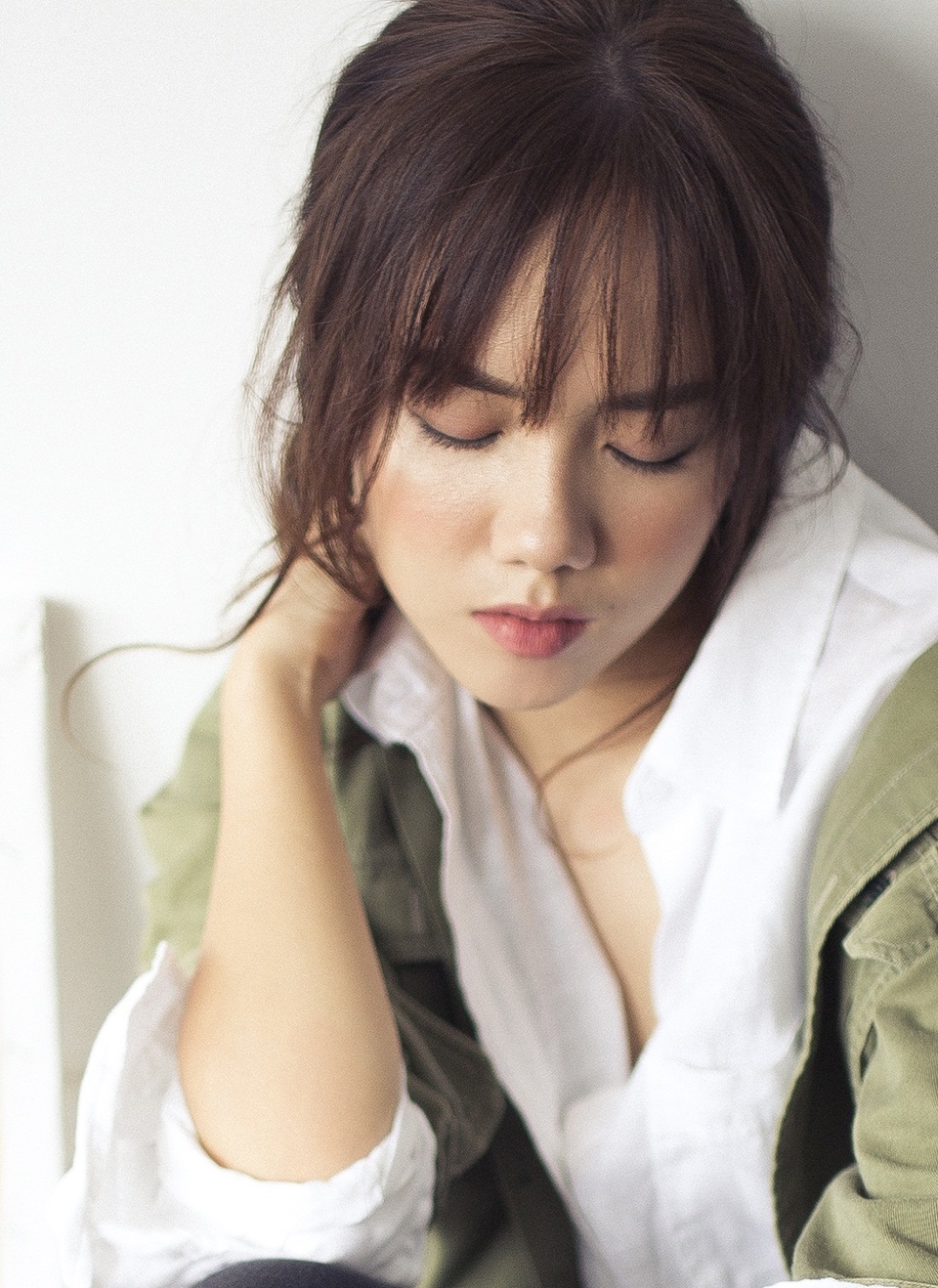 Cô cũng cho biết, thời gian “ở ẩn” trước đó là để: “Phương Ly tự tìm lại được điều mình mong muốn, cá tính của mình là gì, hình ảnh âm nhạc sẽ hướng đến ra sao và quan trọng hơn cả là thuyết phục được chị Phương Linh rằng: Ly rất nghiêm túc với nghệ thuật và đây chính là đam mê của mình!”