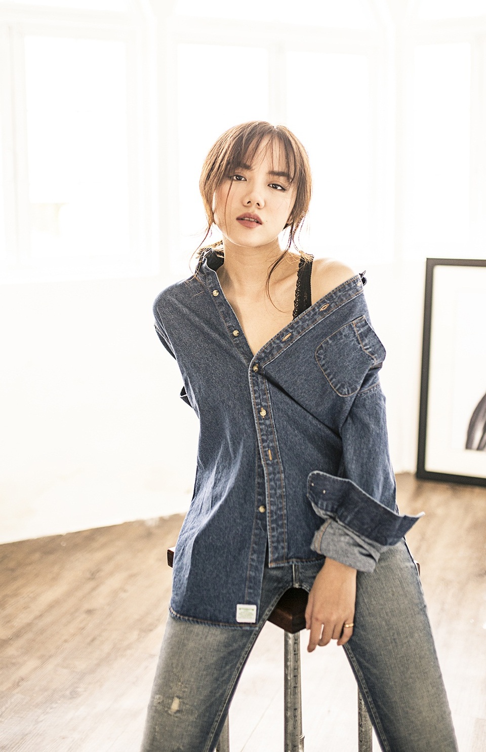 Chính vì thế cô được lựa chọn là đại diện cho những thương hiệu hay dòng sản phẩm dành cho giới trẻ thành thị năng động, cá tính.